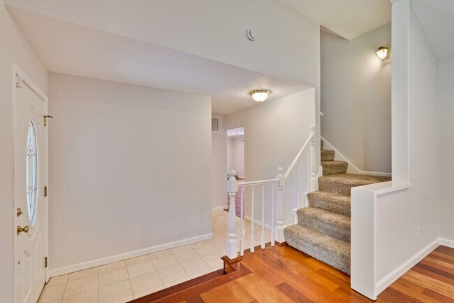 Building Photo - Spacious 3-Bed Almaden Valley Home with Bo...
