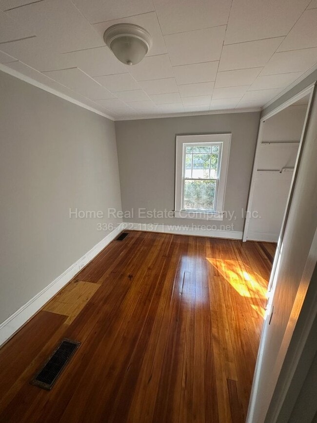 Building Photo - 4440 Lane St