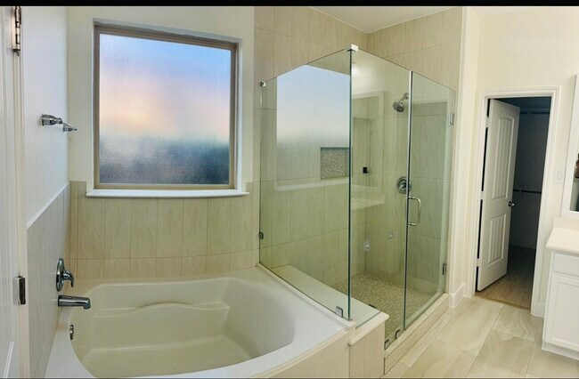 Building Photo - 23410 Bracino Lake Dr