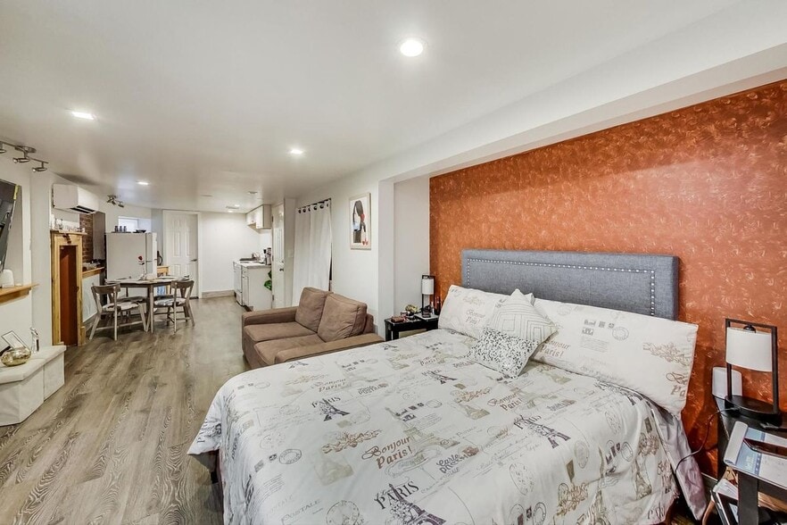 Building Photo - 1039 N Lawndale Ave