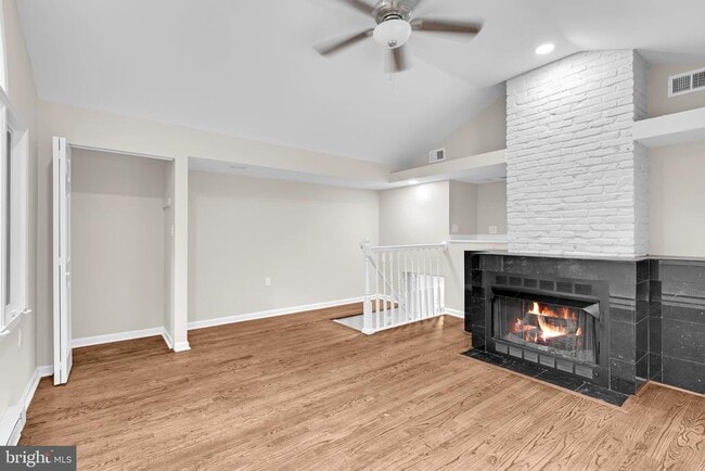 Building Photo - 3009 S Hill St