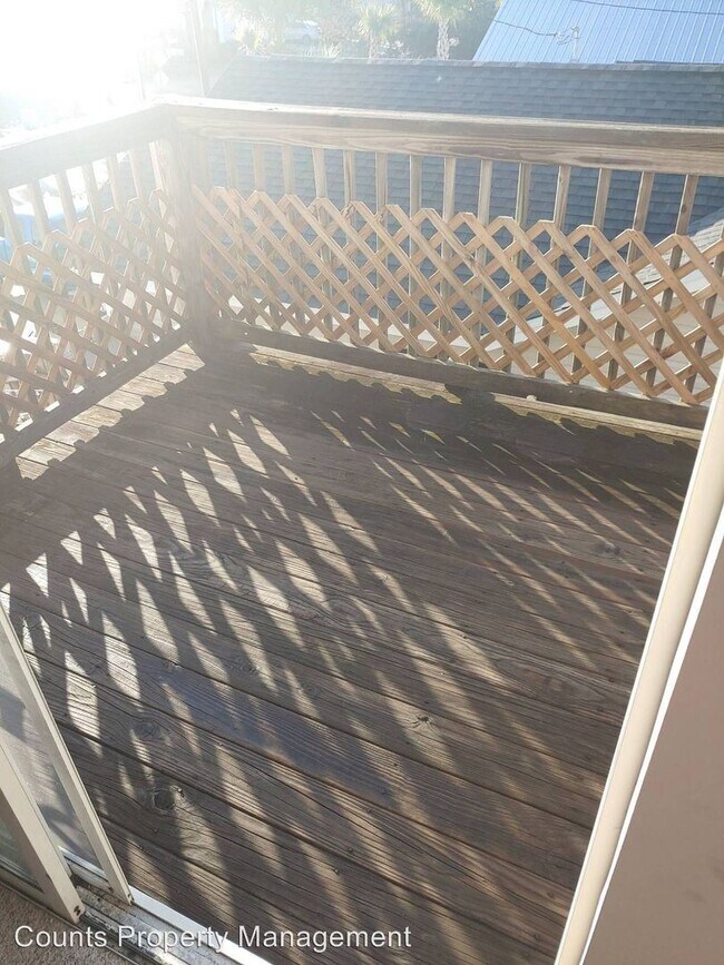 Building Photo - 2 br, 2.5 bath House - 602 Camelia St. Unit B