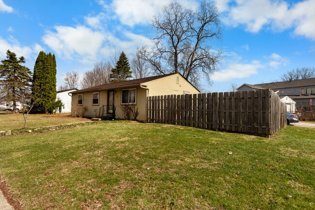 Building Photo - 2 Faust Ct
