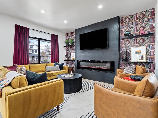 Building Photo - 25 N Rose Blvd