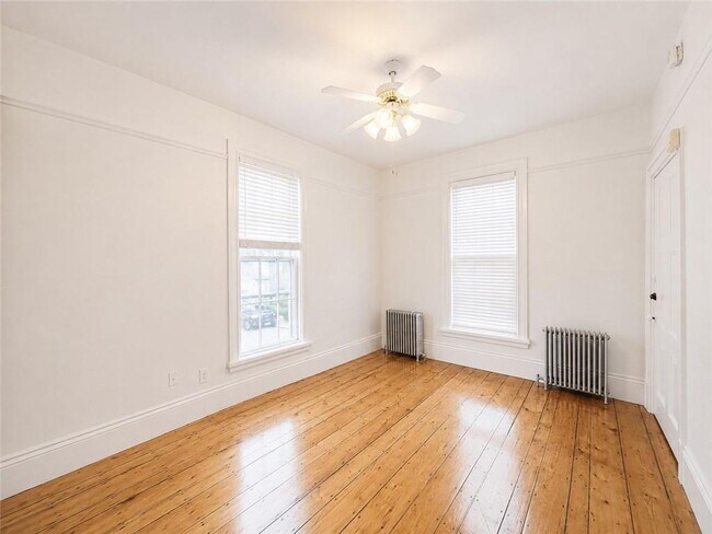 Building Photo - 17 Thayer St