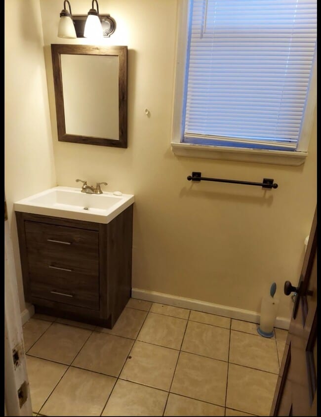 Building Photo - 4404 Bergen Turnpike