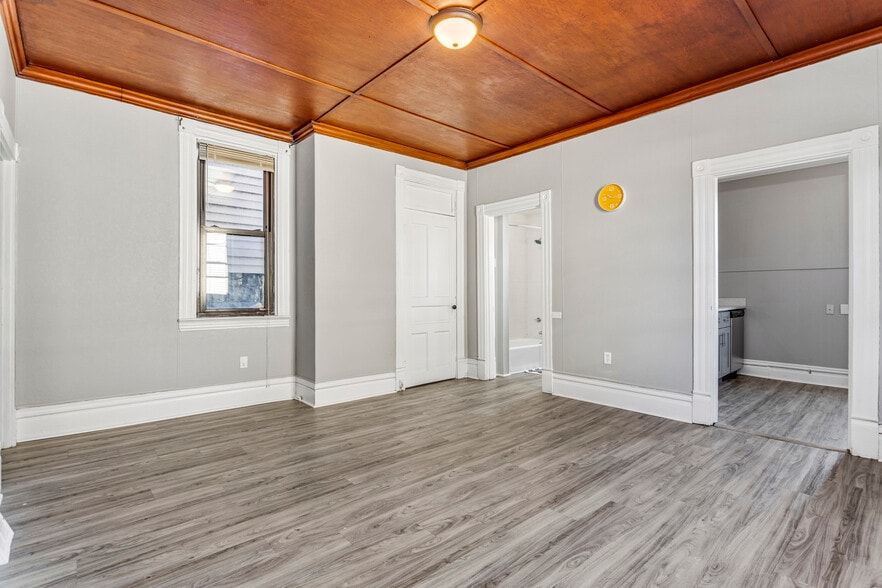 Building Photo - 1622 Westmont Ave