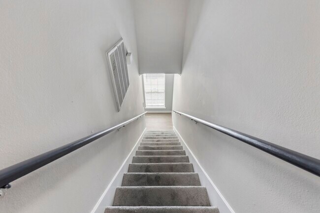 Building Photo - 2226 Nantucket Dr