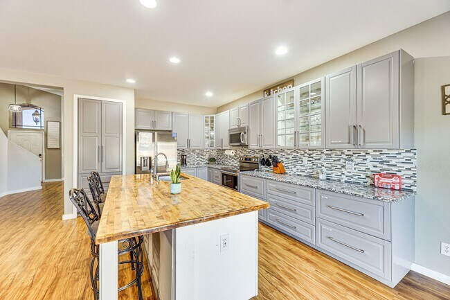 Building Photo - 3552 N Excalibur Pl