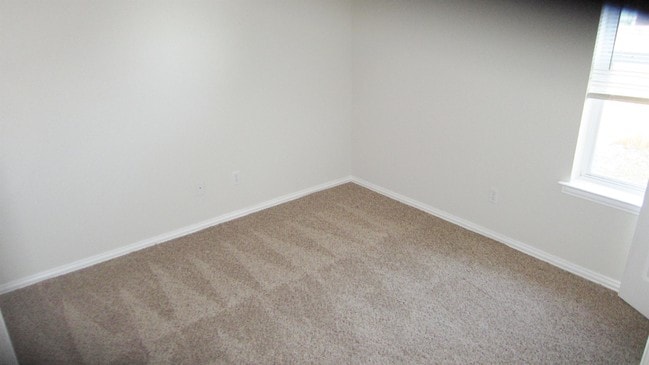 Building Photo - 420 Amber Ln