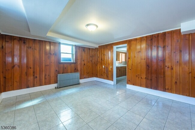 Building Photo - 271 N 5th St