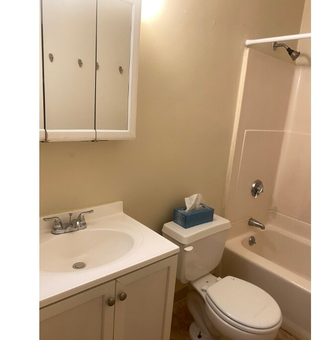 Building Photo - 369 Dorchester St