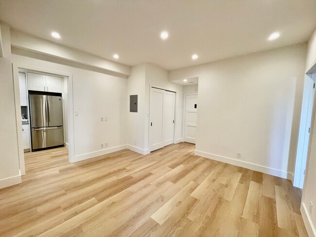 Building Photo - 1740 Broadway