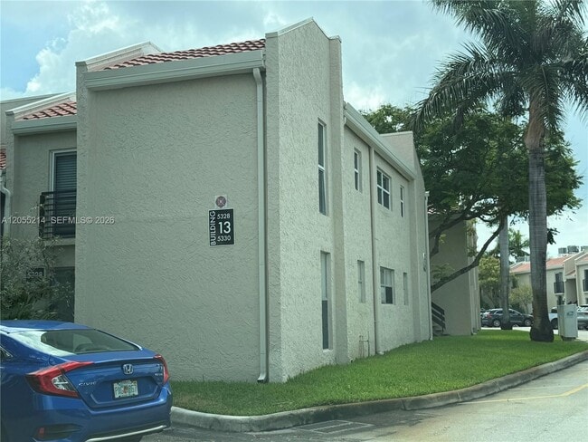 Building Photo - 5328 NE 6th Ave