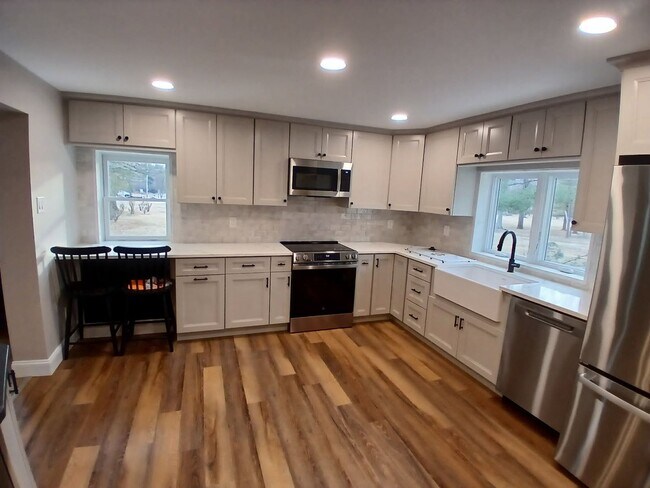 Building Photo - SPACIOUS RENOVATED FARMHOUSE AVAIL. FOR RENT!