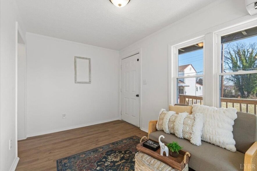 Building Photo - 1209 15th St