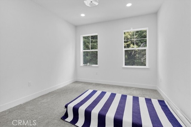Building Photo - 211 Creekside Ct