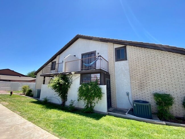 Building Photo - 2 BEDROOM APARTMENT DOWNTOWN IN ST. GEORGE