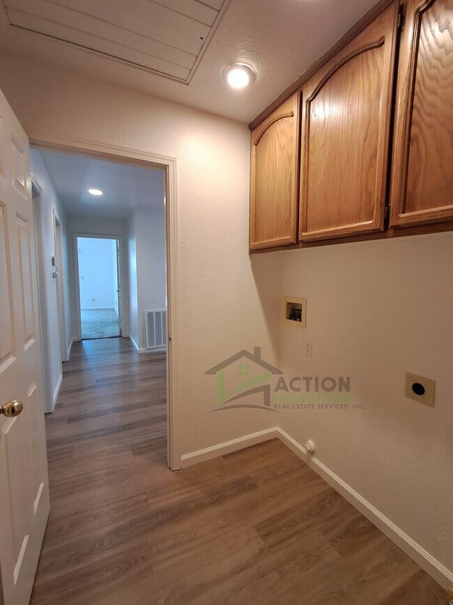 Building Photo - 3835 Hunters Glen Pl
