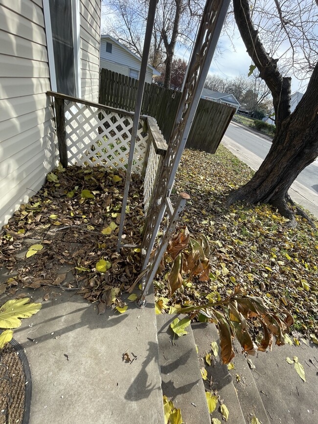 Building Photo - 111 5th Ave NW