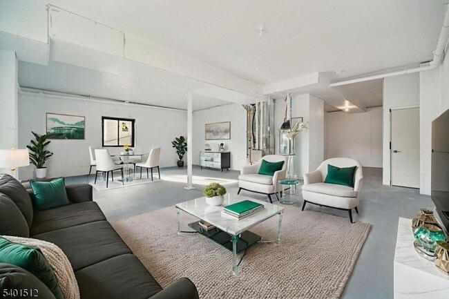 Building Photo - 19 Mountain Ave