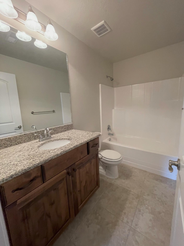 Building Photo - 2521 Bella Vista Dr