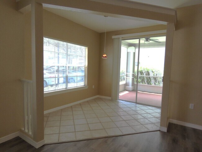 Building Photo - Orlando Park Central Gated Resort Style Co...