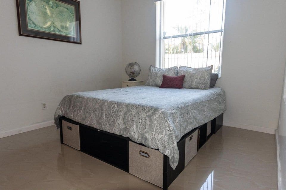 Building Photo - 608 Lake Wellington Dr