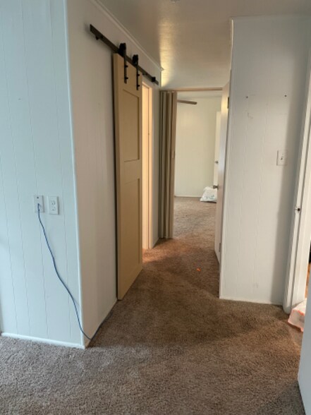 Building Photo - 601 E Kay St