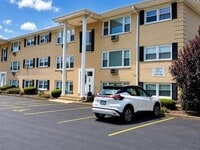 Building Photo - 4940 N Leonard Dr