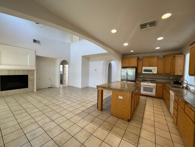 Building Photo - REDUCED!  BEAUTIFUL TWO STORY 6 BEDROOM 3 ...