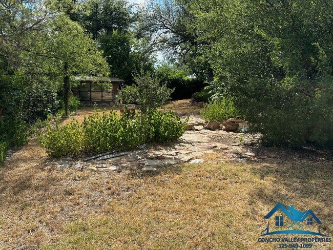 Building Photo - 2661 Oxford Ave