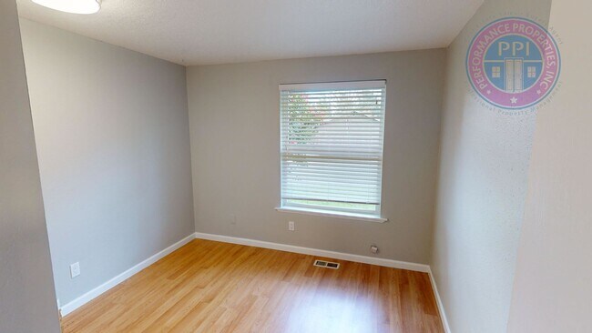 Building Photo - Updated Ranch, Large Fenced Backyard, 1 Pe...