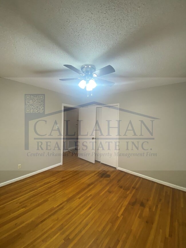Building Photo - 303 S Longfield Ave