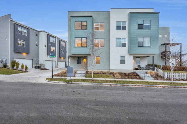 Building Photo - 6356 Birch Run Rd