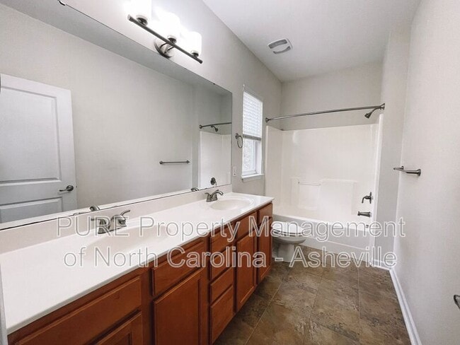 Building Photo - 277 Old Farm School Rd