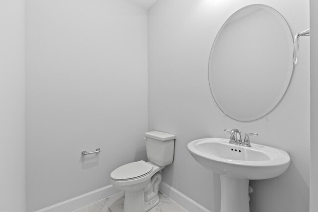 Building Photo - 15054 Wildwood Cir