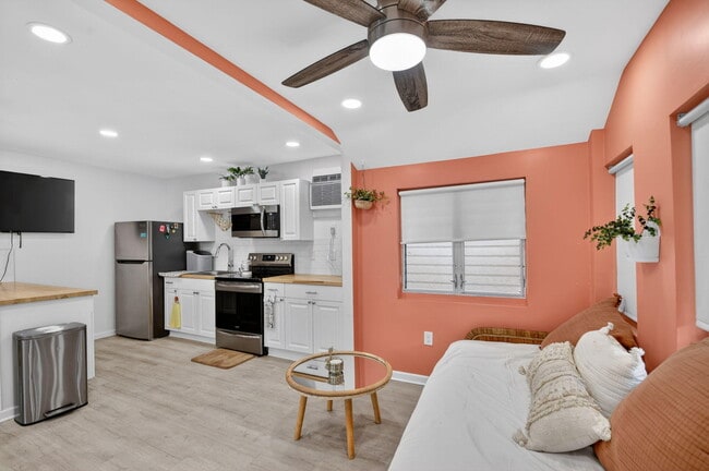 Building Photo - 306 N J St