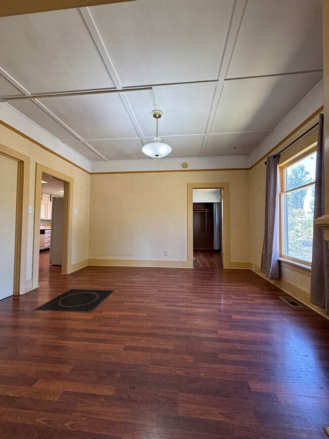 Building Photo - 509 N Cle Elum St