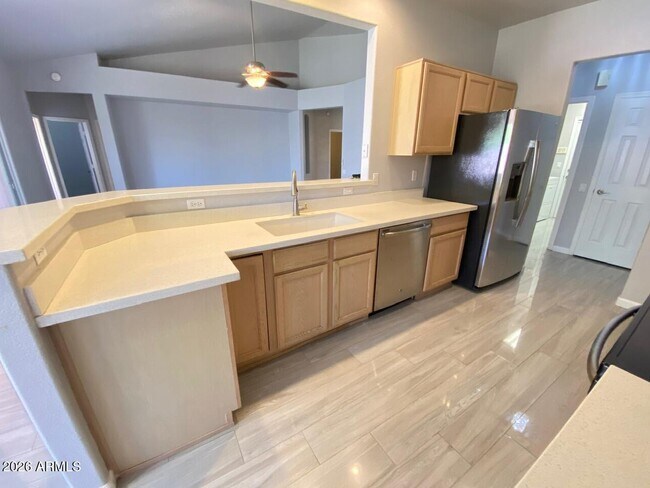 Building Photo - 3358 E Wickieup Ln
