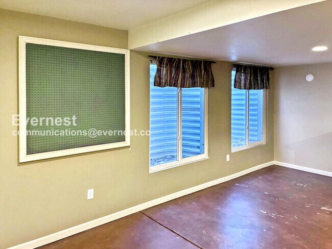 Building Photo - 3907 Heatherwood Cir