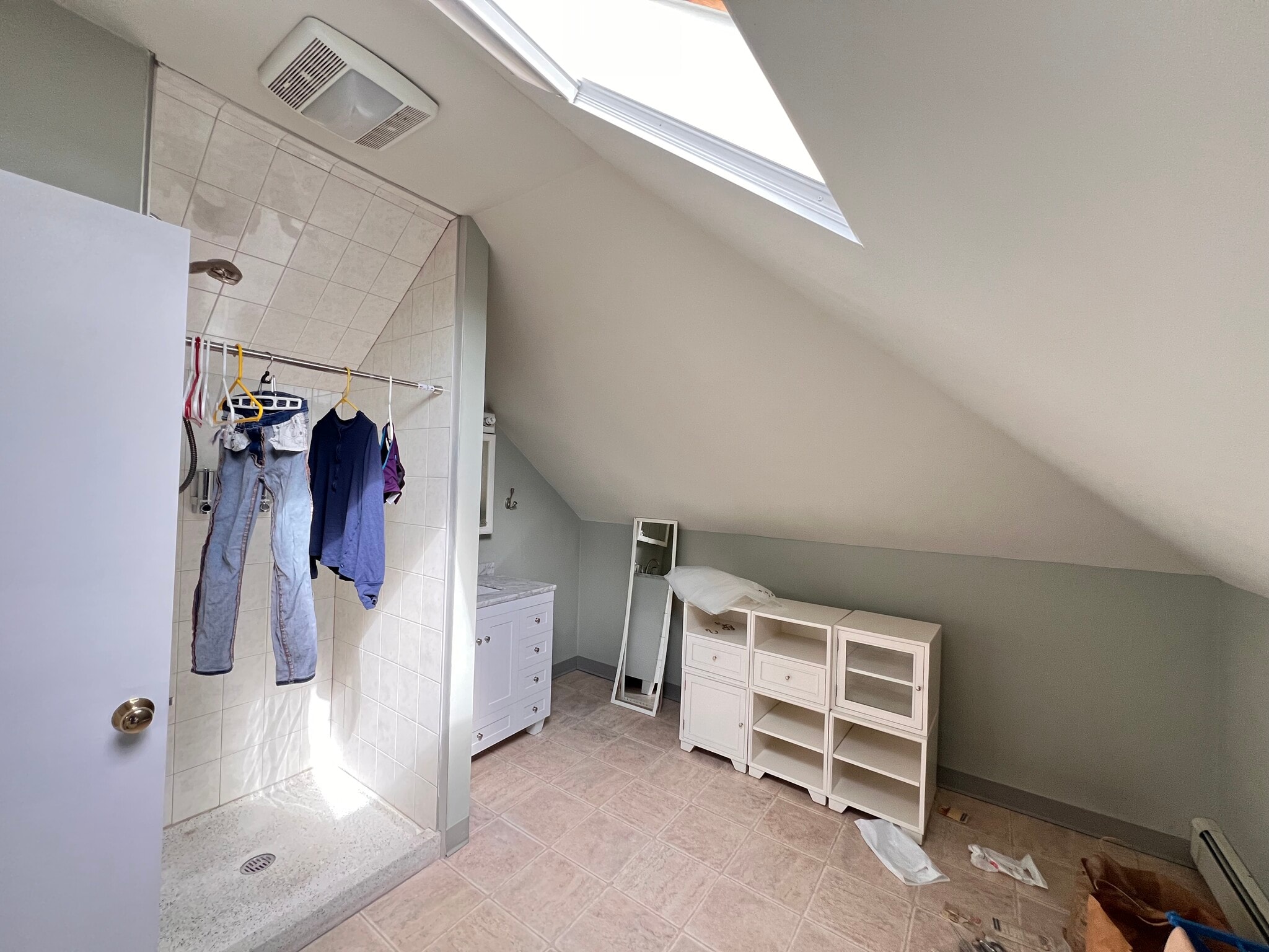 en suite bathroom - 311 Waverley Ave
