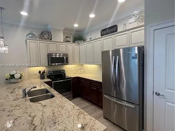 Building Photo - 7139 Greenwood Park Cir