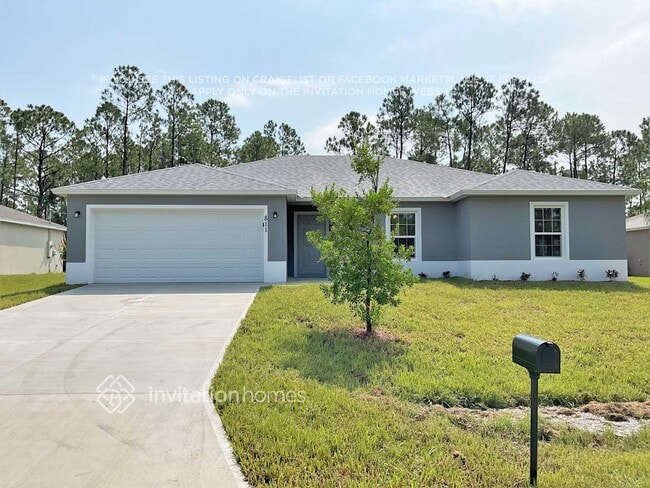 Building Photo - 811 Algaringo Ave SE