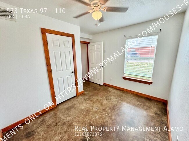 Building Photo - 573 TX-97