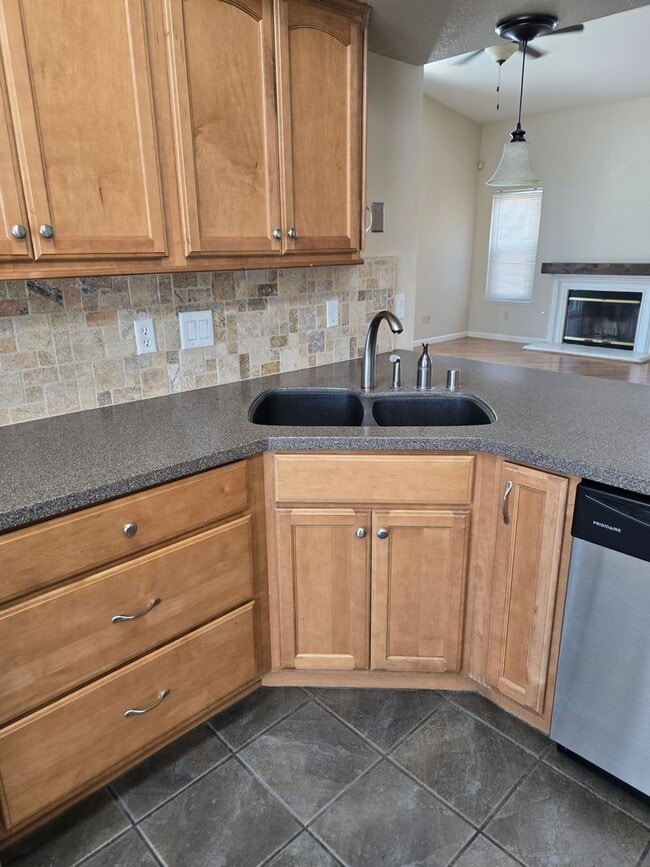 Building Photo - Pet Friendly solar home!