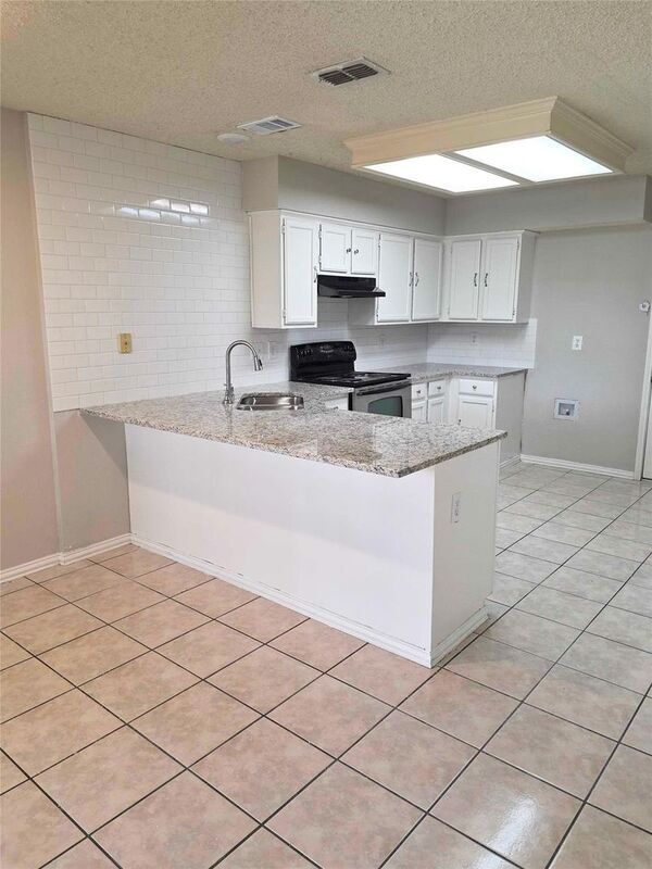 Building Photo - 1321 Overlook Dr