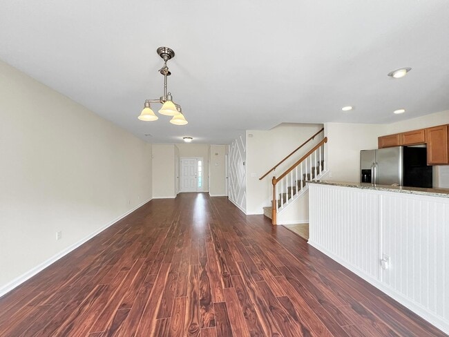 Building Photo - 4824 Willow Brook Ln