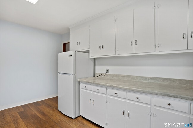 Building Photo - 56 Beaver Brook Rd