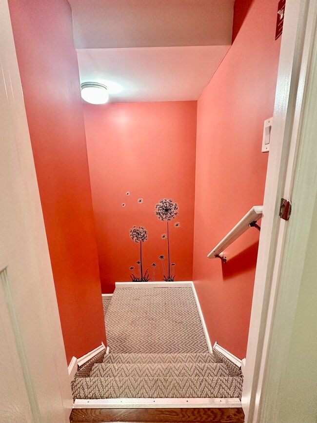 Building Photo - 72 Andrews Way